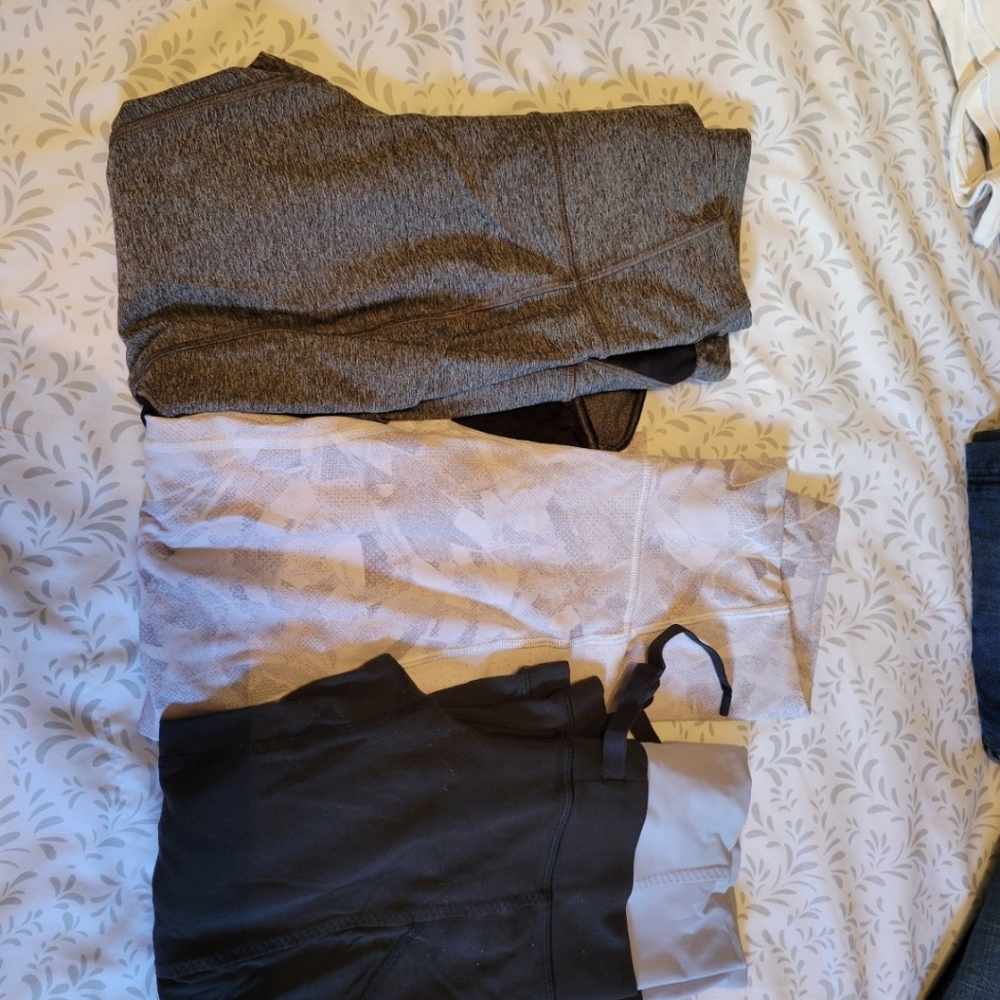 Lululemon  bundle - Picture 2 of 3